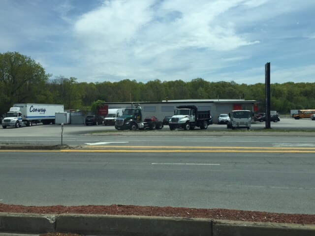 More Photos Of 35 SW Cutoff, Worcester Service For Lease