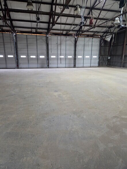 More Photos Of 1651 Kerr Dr, Jackson Unknown For Lease