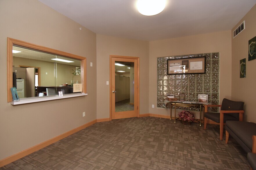 More Photos Of 972 Youngstown Kingsville Rd, Vienna Office For Sale