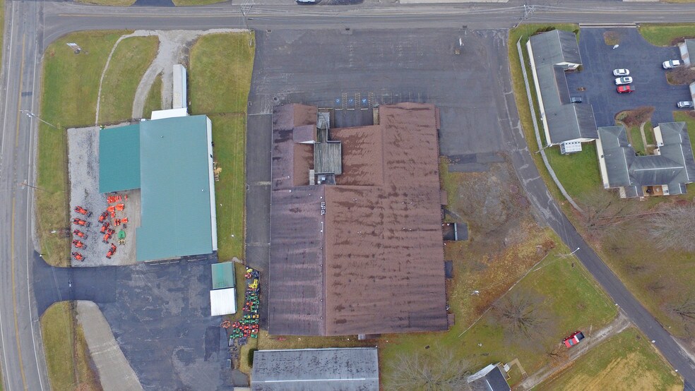 More Photos Of 1117 Willow Dr, Waynesburg Industrial For Sale