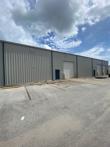 More Photos Of 13080 S Belcher Rd, Largo Office For Lease