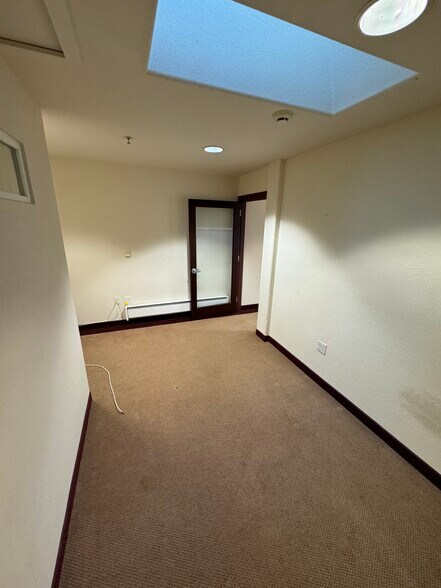 More Photos Of 200 San Marlo Way, Pacifica Office Residential For Lease