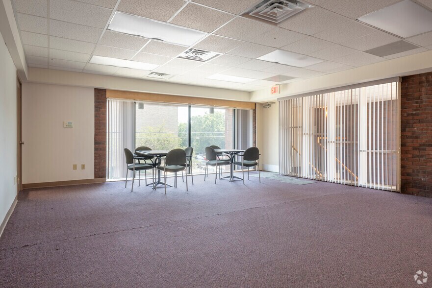 More Photos Of 1020 Regent St, Madison Medical For Lease