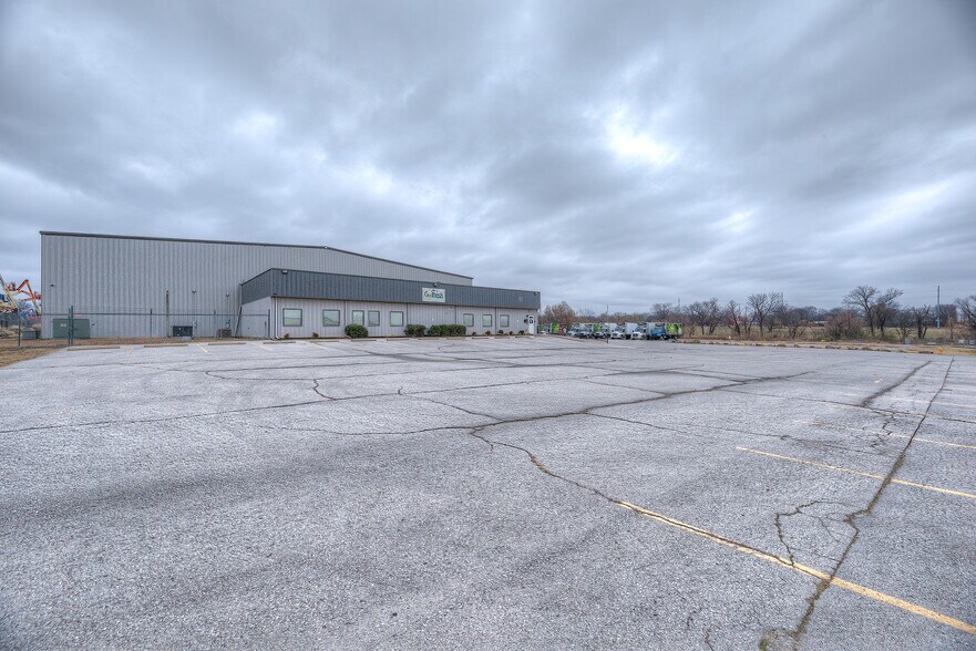 More Photos Of 1691 N 161st East Ave, Tulsa Distribution For Lease