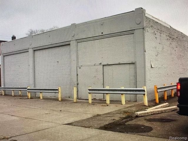 More Photos Of 301 S Oakwood, Detroit Warehouse For Sale