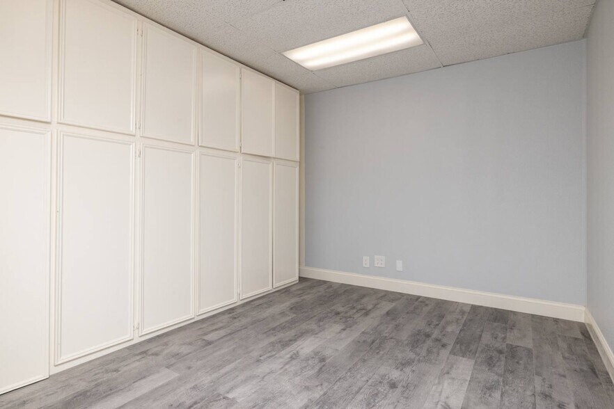 More Photos Of 2401 Garden Park Ct, Arlington Office Residential For Lease