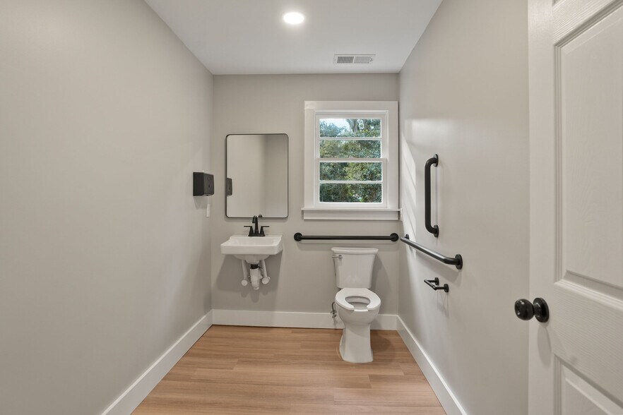 More Photos Of 27 Miller Dr W, Beaufort Office Residential For Sale