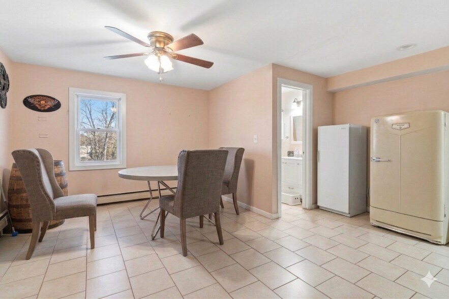 More Photos Of 16708 Frederick Rd, Mount Airy General Retail For Sale