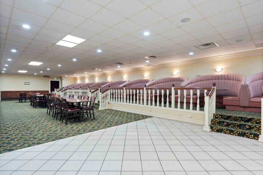 More Photos Of 1530 Cleveland Rd, Sandusky Hotel For Sale