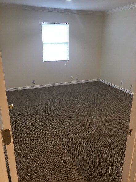 More Photos Of 15632 State Highway 110 S, Whitehouse Medical For Lease