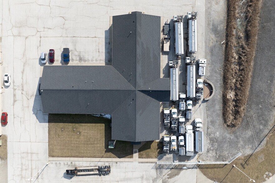 More Photos Of 2959 S US 23, Alvada Light Distribution For Lease