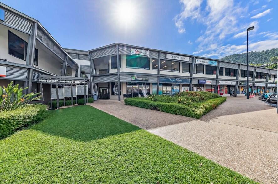 Primary Photo Of 228-230 Shute Harbour Rd, Cannonvale Office For Lease