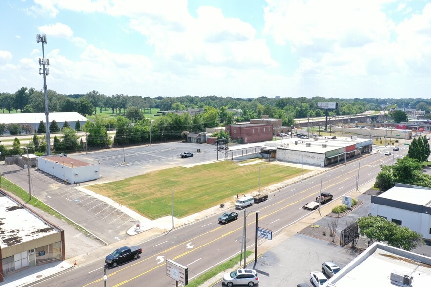 More Photos Of 3393-3437 Summer Ave, Memphis Storefront For Lease