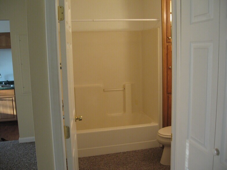 More Photos Of 2648 4th Ave, Huntington Apartments For Sale