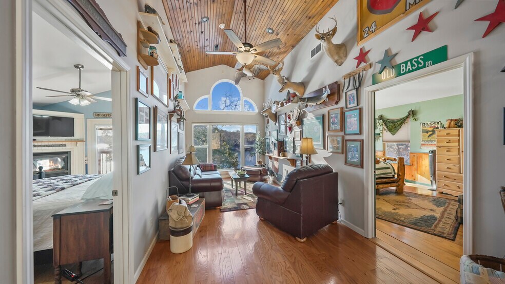 More Photos Of 1117 Dogwood Rd, Lake Ozark Multifamily For Sale