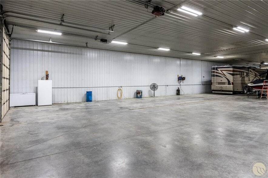 More Photos Of 225 5th St E, Hardin Industrial For Sale