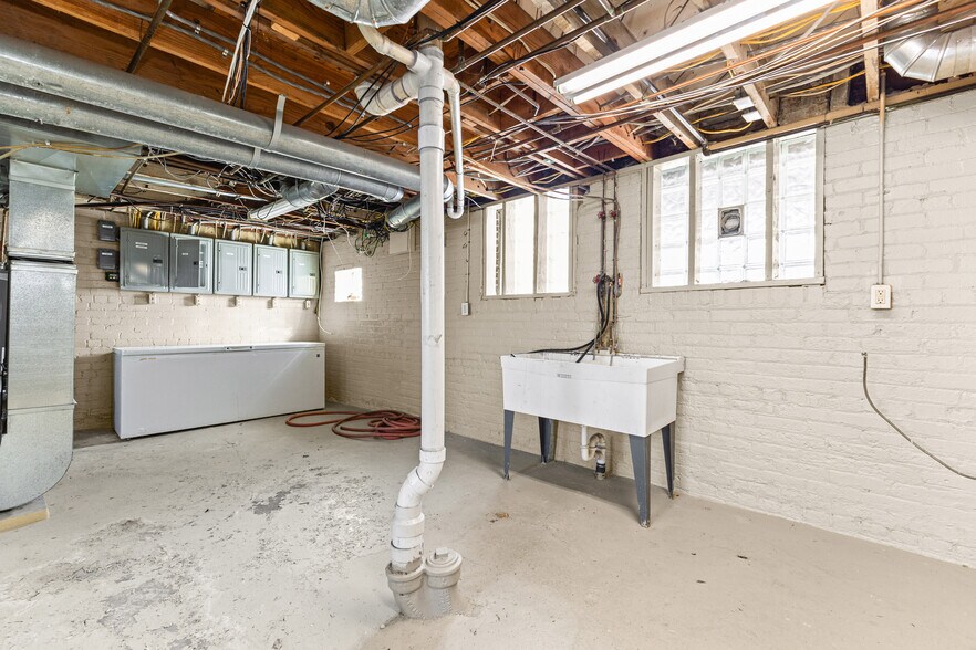 More Photos Of 13660 Ohio St, Detroit Apartments For Sale