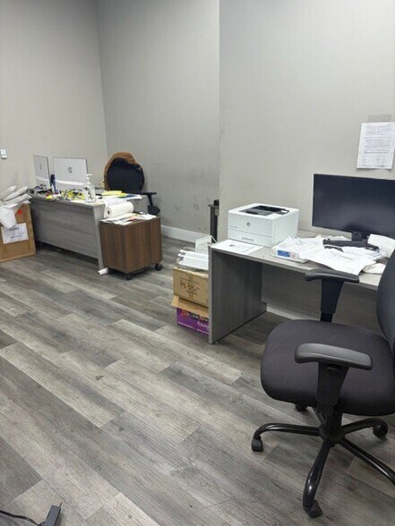 More Photos Of 10860 Rockley Rd, Houston Warehouse For Sale