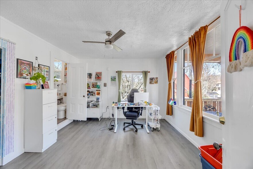 More Photos Of 134 N Washington St, Sonora Specialty For Sale