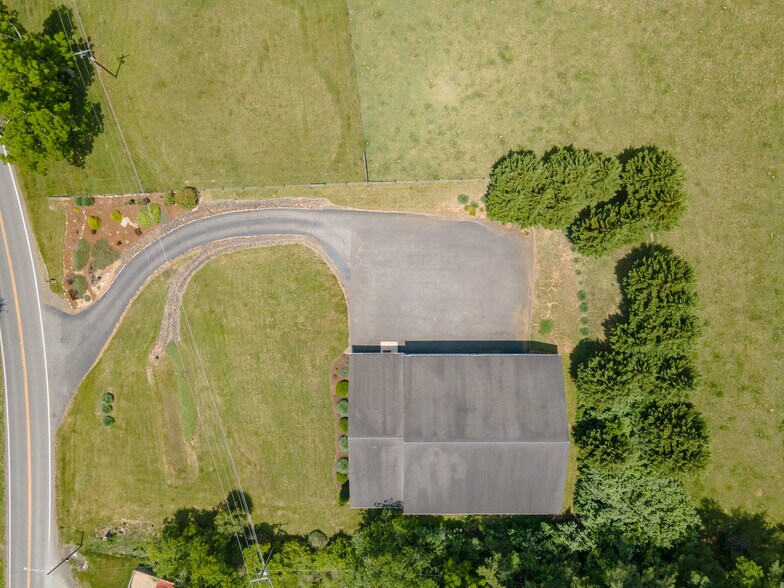 More Photos Of 1266 E Stuart Dr, Hillsville Industrial For Sale