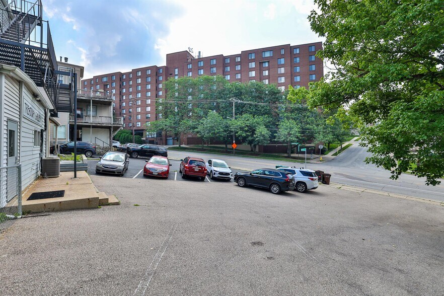 More Photos Of 2029 Madison Rd, Cincinnati Storefront Retail Residential For Sale