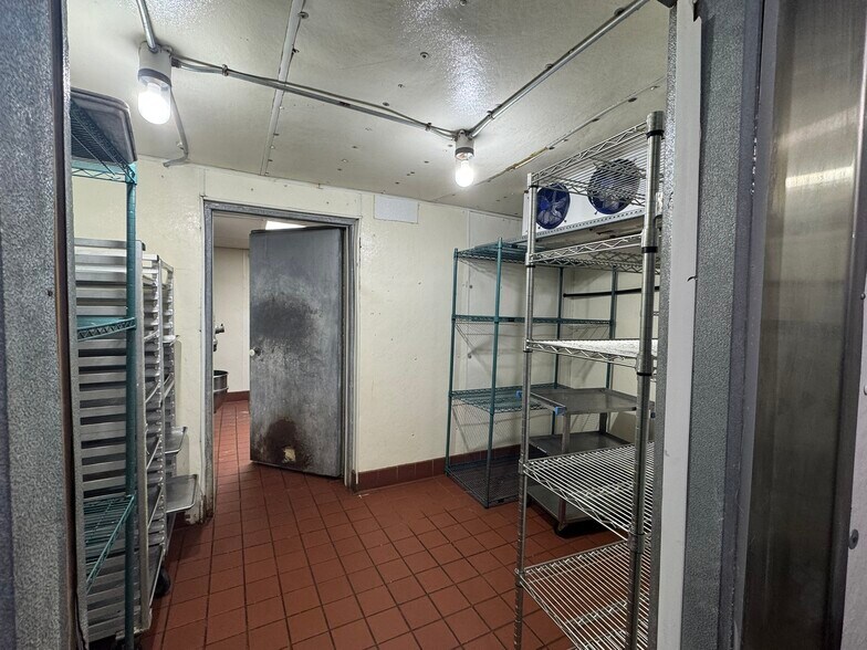 More Photos Of 14 N College Ave, Saint Joseph Storefront For Sale