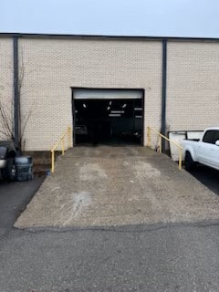 More Photos Of 1365 Regal Row, Dallas Distribution For Sale