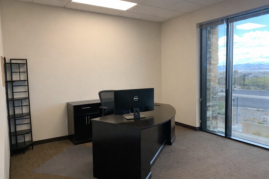 More Photos Of 3145 Saint Rose Pky, Henderson Coworking Space