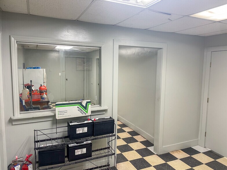 More Photos Of 2423 Homestead Rd, Bowman Warehouse For Sale