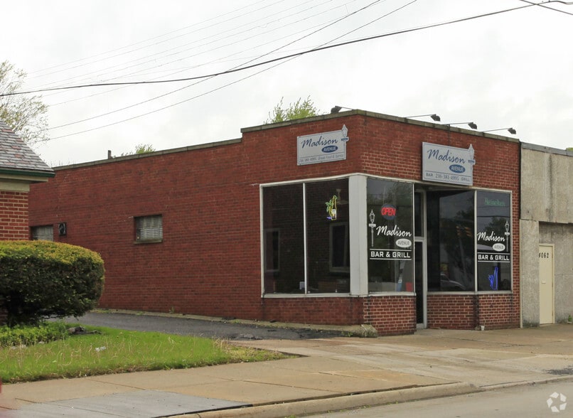 Primary Photo Of 4066 Mayfield Rd, South Euclid Restaurant For Sale