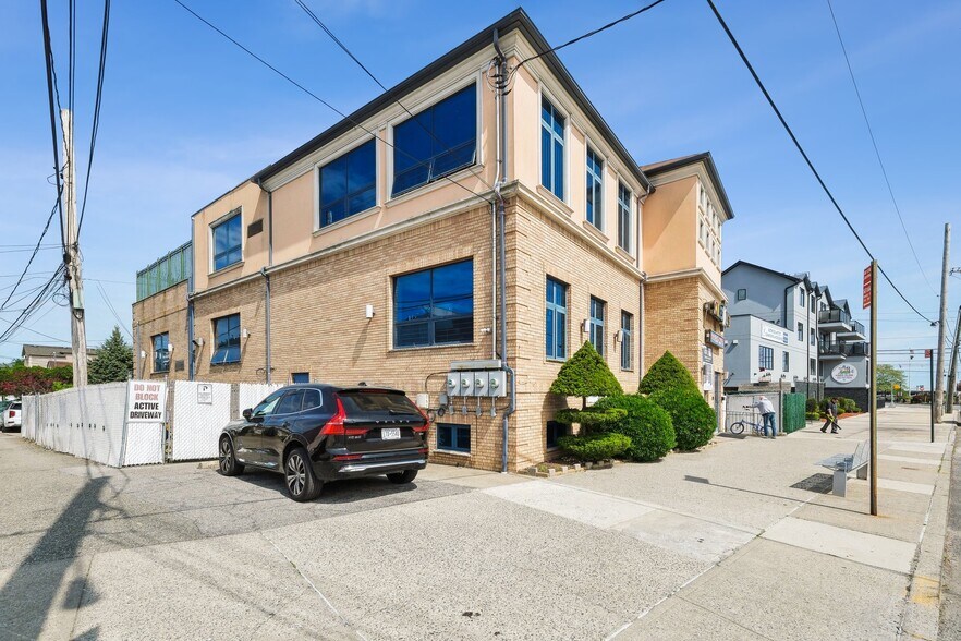 More Photos Of 351 Sand Ln, Staten Island Daycare Center For Sale