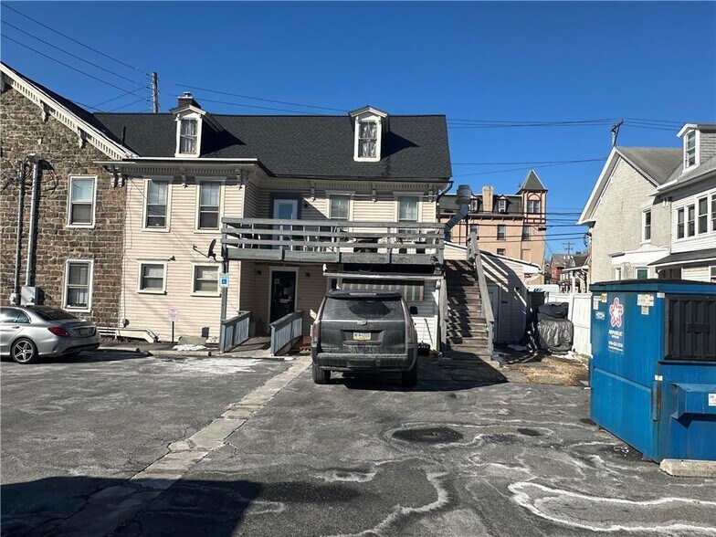 More Photos Of 7 Lehigh St, Catasauqua Restaurant For Sale