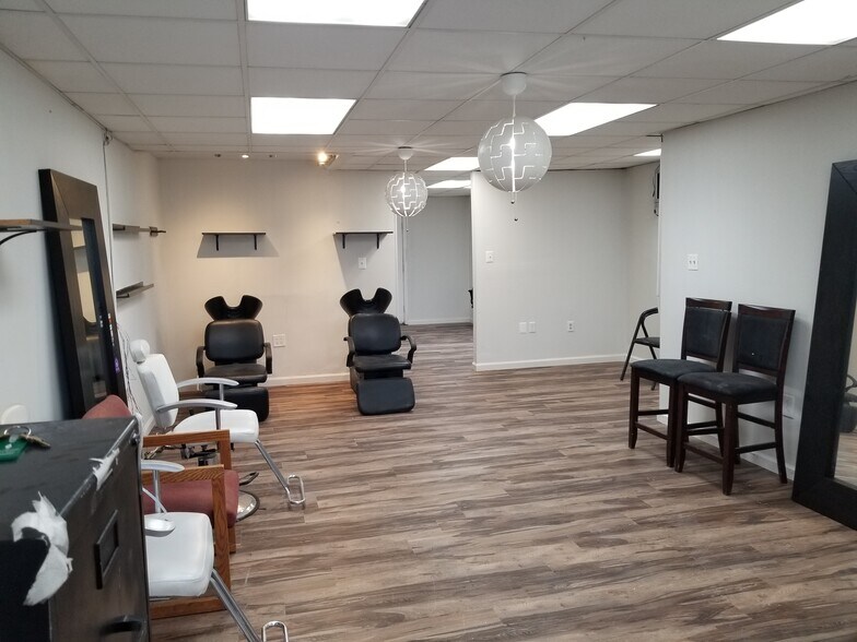 More Photos Of 4700 Stamp Rd, Marlow Heights General Retail For Lease