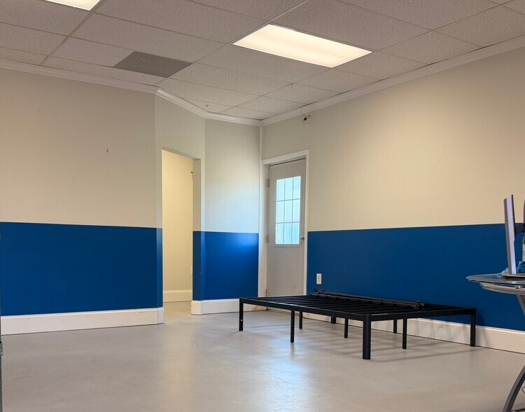 More Photos Of 1707 N Post Rd, Shelby Office For Sale