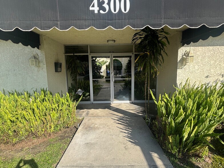More Photos Of 4300 Tujunga Ave, Studio City Apartments For Sale