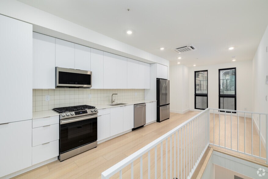 More Photos Of 2007 Cambridge St, Philadelphia Apartments For Sale