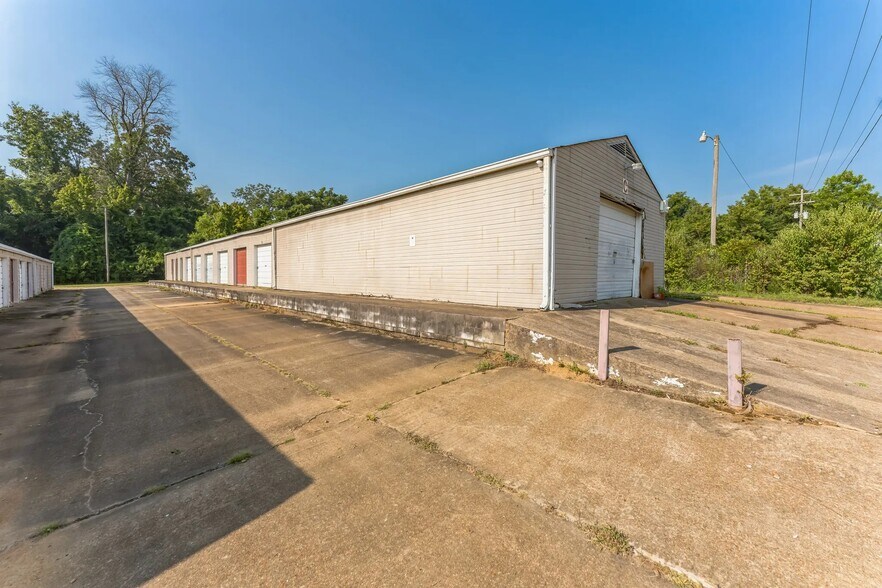More Photos Of 675 N Jefferson St, Houston Self Storage For Sale