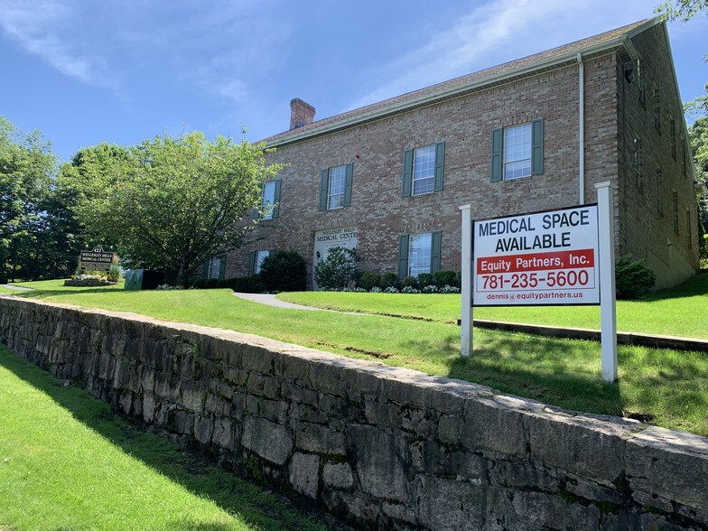 Primary Photo Of 422 Worcester St, Wellesley Medical For Lease