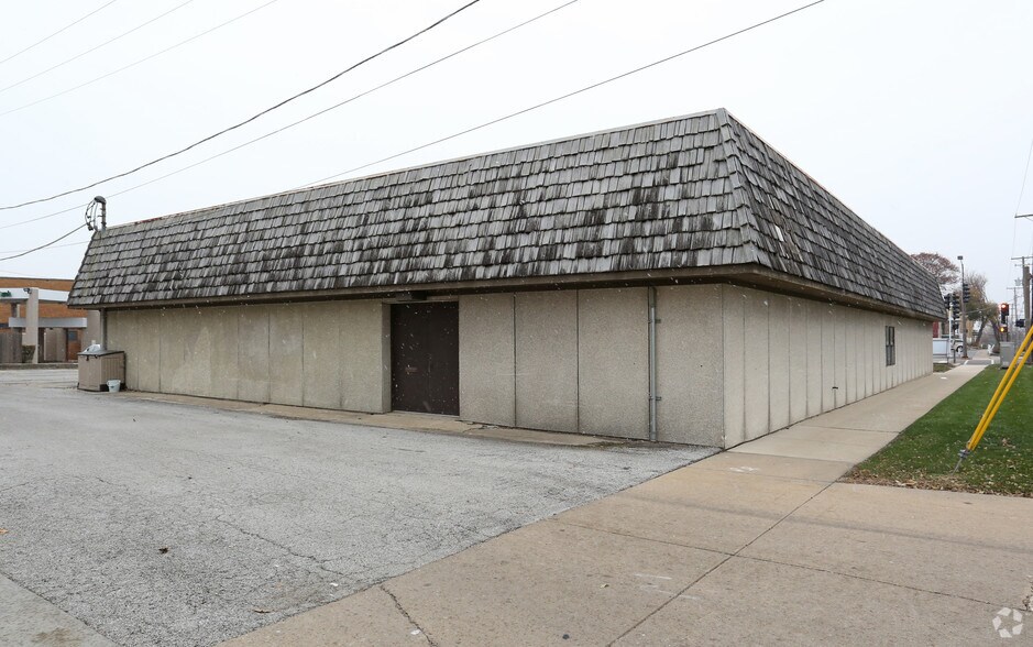 More Photos Of 323 W Galena Blvd, Aurora Office For Sale