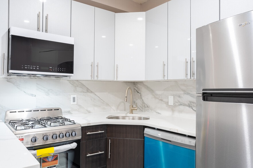 More Photos Of 950-952 Bergen St, Brooklyn Apartments For Sale