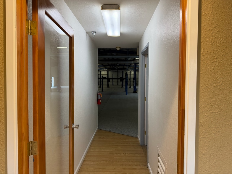 More Photos Of 4847 Stratos Way, Modesto Warehouse For Lease