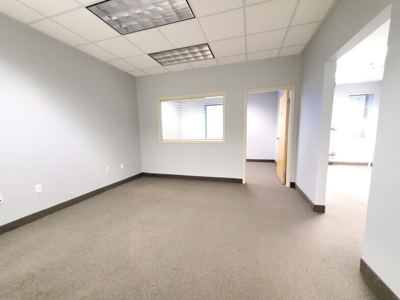 More Photos Of 5444 S Green St, Murray Medical For Lease