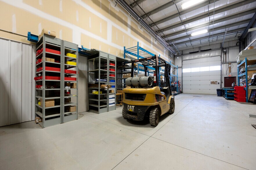 More Photos Of 380 Taiganova Cres, Fort McMurray Warehouse For Lease