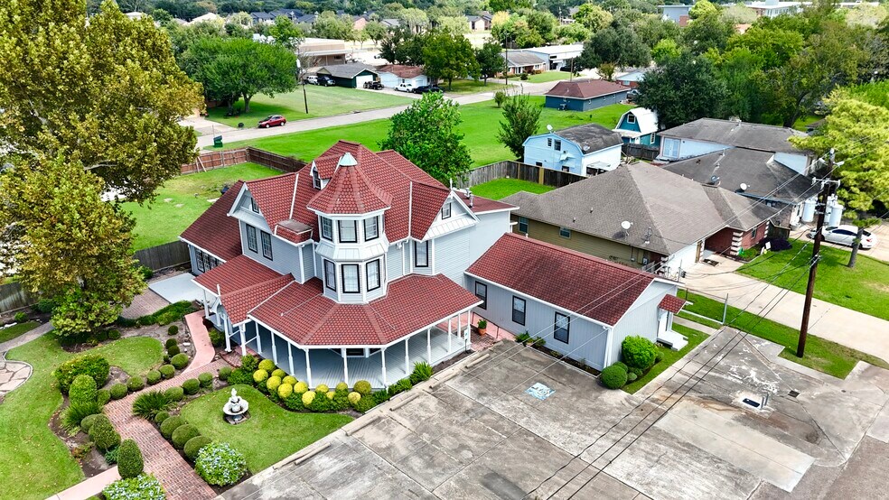 More Photos Of 2805 Center St, Deer Park Storefront Retail Office For Sale