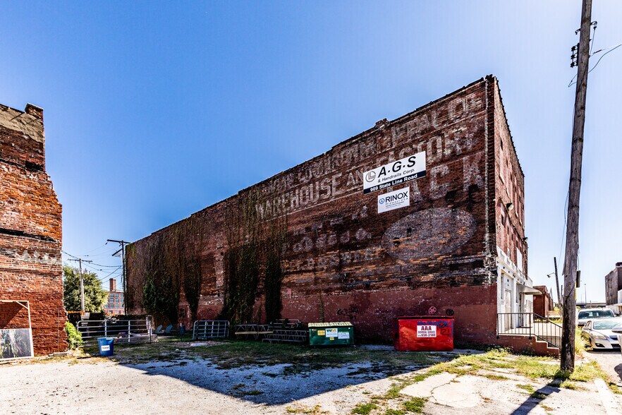 More Photos Of 909 State Line Rd, Kansas City Warehouse For Sale