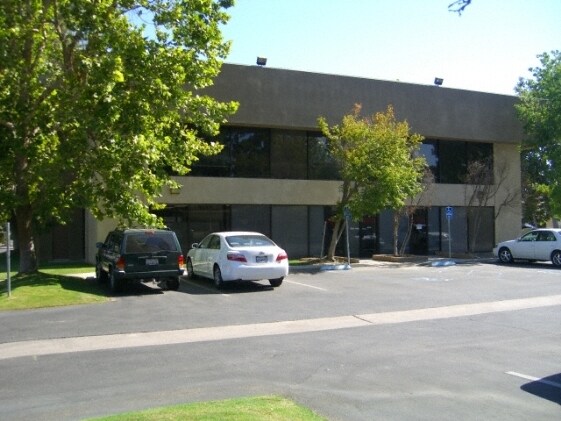 More Photos Of 4600 American Ave, Bakersfield Office For Lease