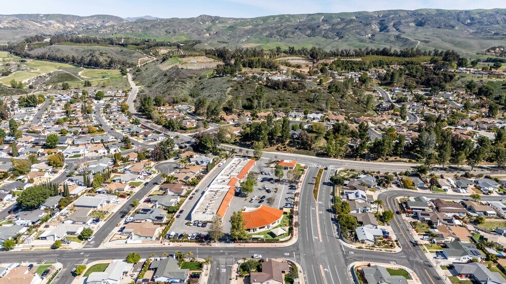 More Photos Of 14711 Princeton Ave, Moorpark Freestanding For Sale