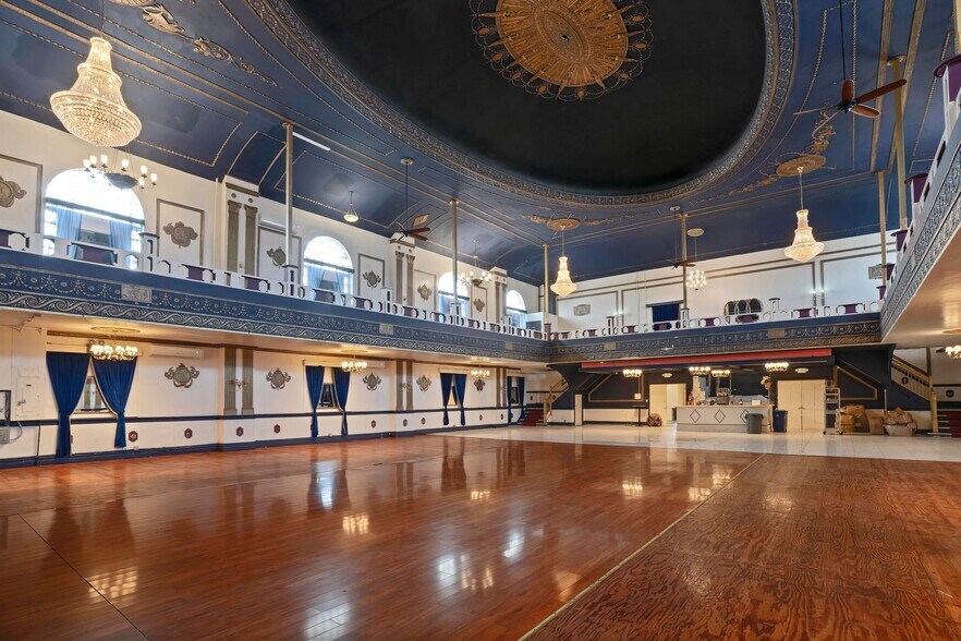 More Photos Of 5670 58th St, Flushing Lodge Meeting Hall For Sale