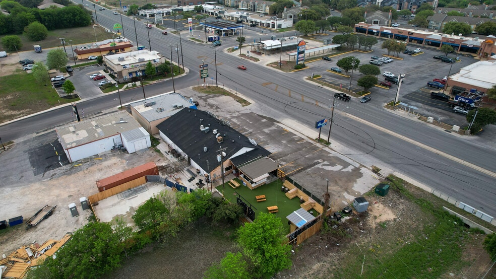 More Photos Of 7911 Culebra Rd, San Antonio Restaurant For Sale