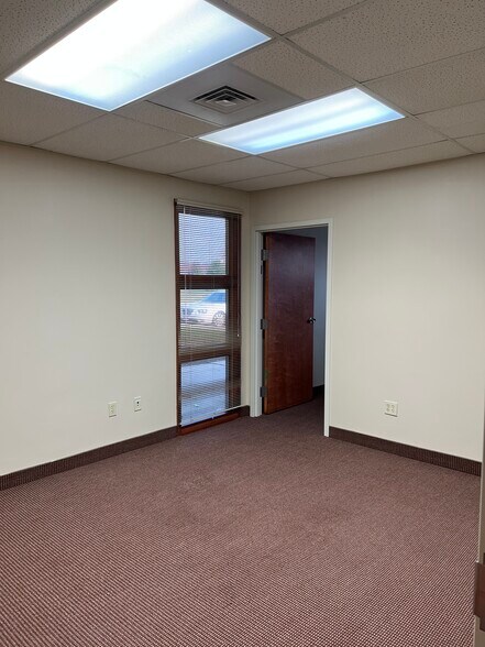 More Photos Of 150 Springside Dr, Akron Medical For Lease